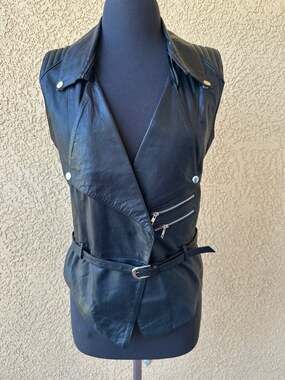 Skingraft Black Leather Moto Vest with Belt and Quilted Shoulders Size M